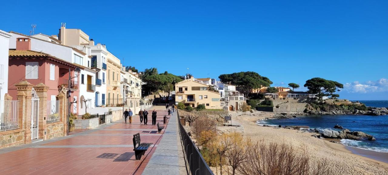 Precioso Apartamento Reformado En 1Ra Linea De Mar Sin Vistas Calella De Palafrugell Exterior foto